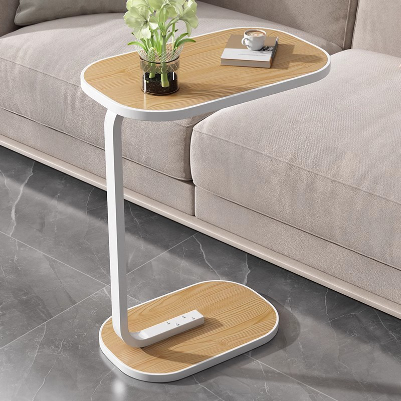 Meja kopi sampingan sofa
