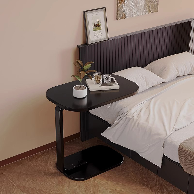Meja kopi sampingan sofa