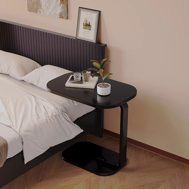 Meja kopi sampingan sofa